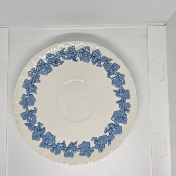VTG Wedgwood Queensware Etruria & Barlaston Lavender & Cream‎ Cup & Saucer Set - Picture 5 of 7